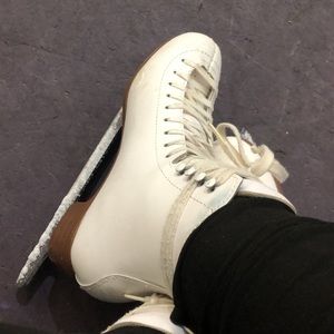 Meet your Posher, Ariel